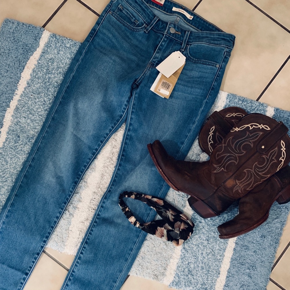Levi’s 711 Skinny Jeans - Brand New